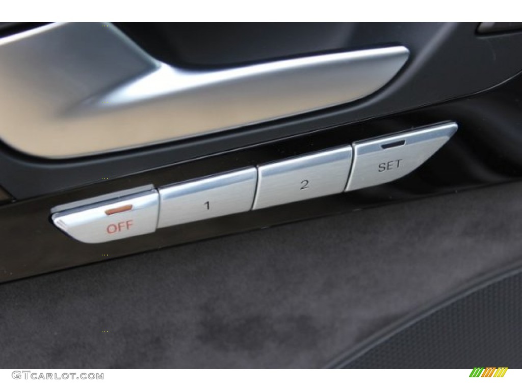 2016 Audi A8 L 4.0T quattro Controls Photo #108416502