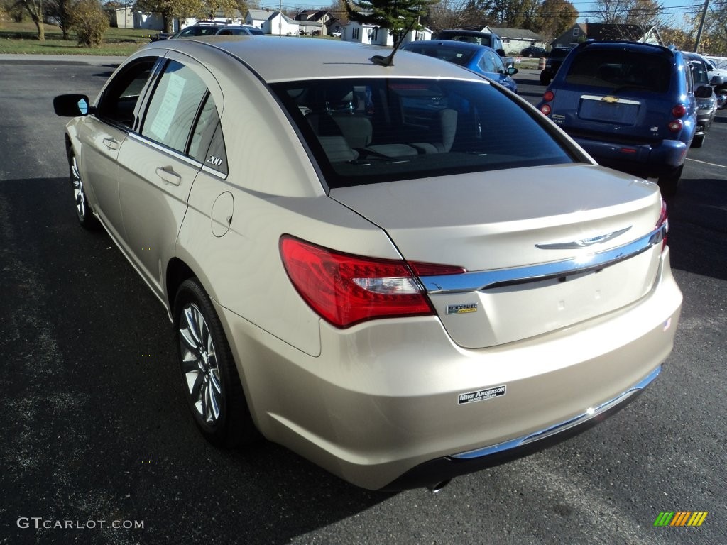 2014 200 Touring Sedan - Cashmere Pearl / Black photo #3