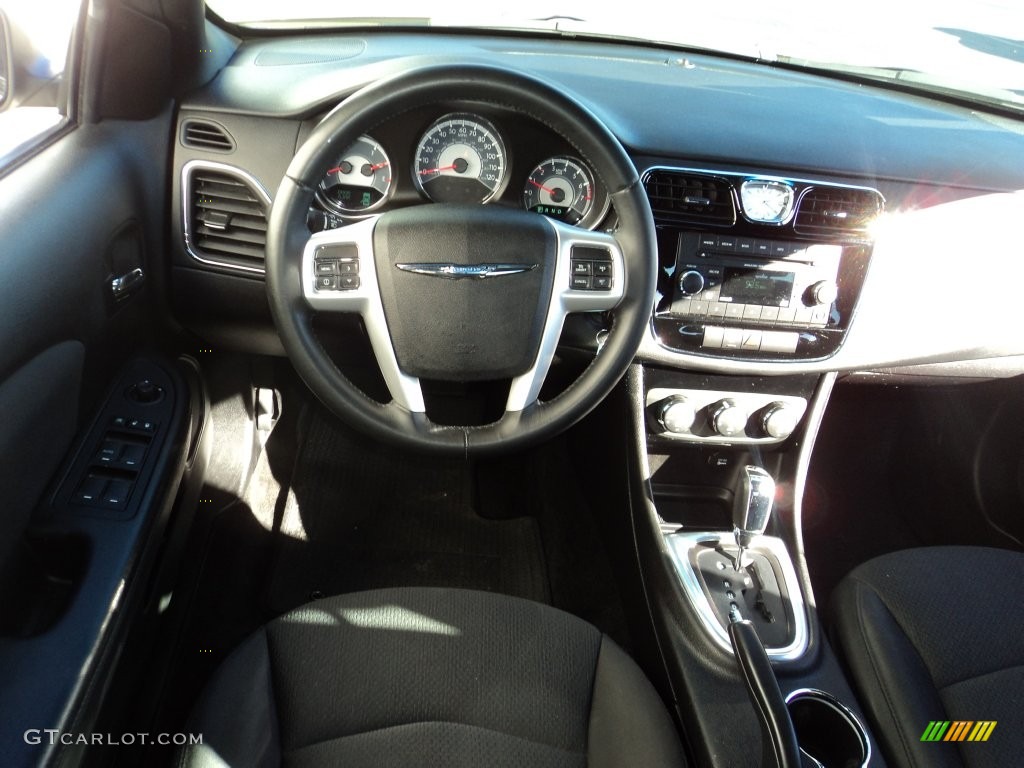 2014 200 Touring Sedan - Cashmere Pearl / Black photo #4