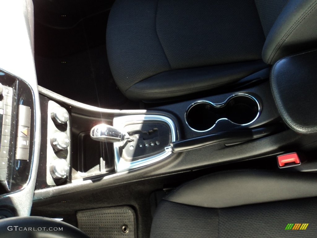 2014 200 Touring Sedan - Cashmere Pearl / Black photo #14