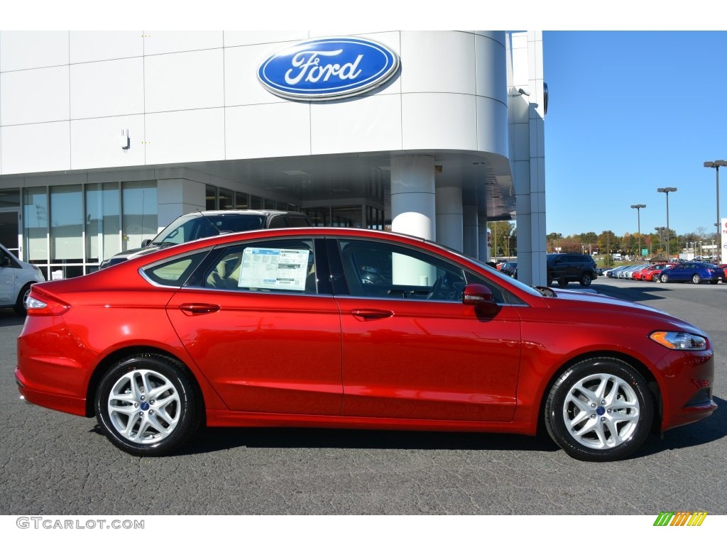 2016 Fusion SE - Ruby Red Metallic / Dune photo #2