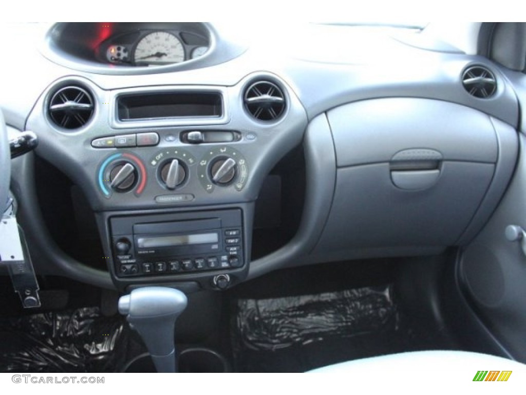 2003 ECHO Sedan - Silver Streak Mica / Shadow Gray photo #12