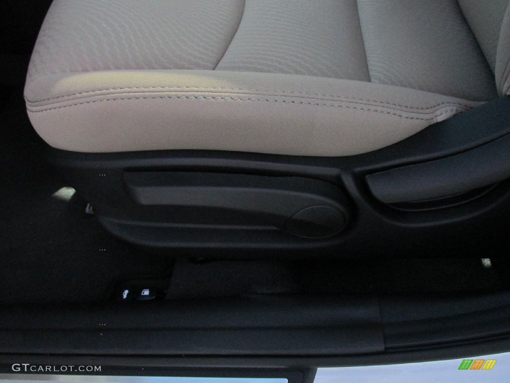 2016 Elantra Value Edition - White / Beige photo #22