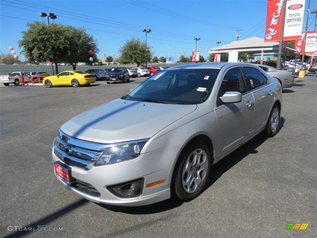2010 Fusion SE - Brilliant Silver Metallic / Charcoal Black photo #4