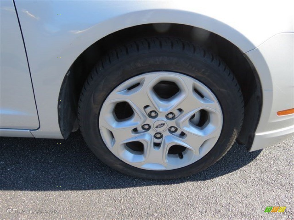 2010 Fusion SE - Brilliant Silver Metallic / Charcoal Black photo #10