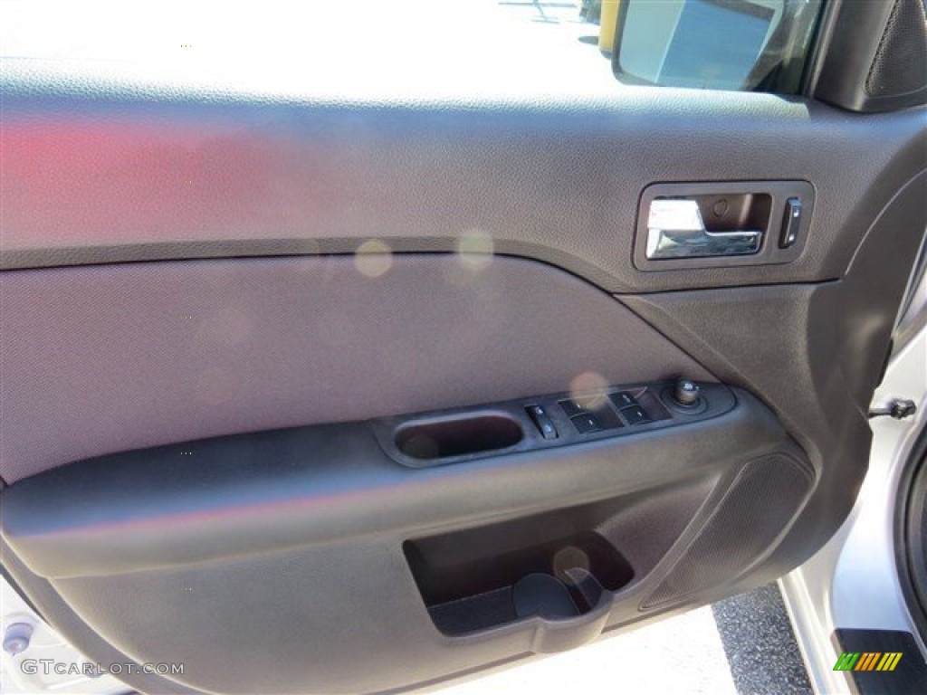2010 Fusion SE - Brilliant Silver Metallic / Charcoal Black photo #12