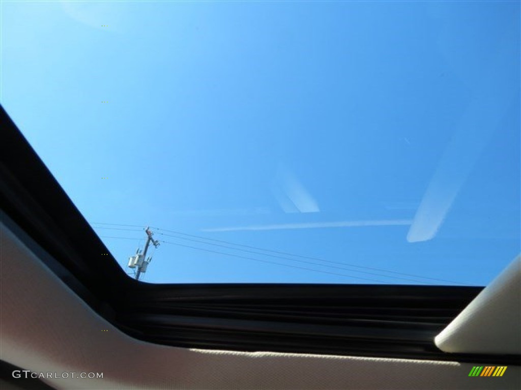 2010 Fusion SE - Brilliant Silver Metallic / Charcoal Black photo #21