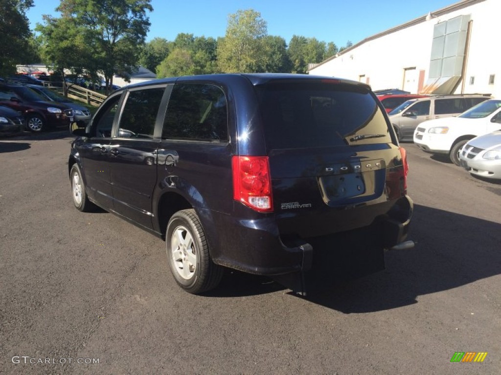 2011 Grand Caravan Mainstreet - Blackberry Pearl / Black/Light Graystone photo #4