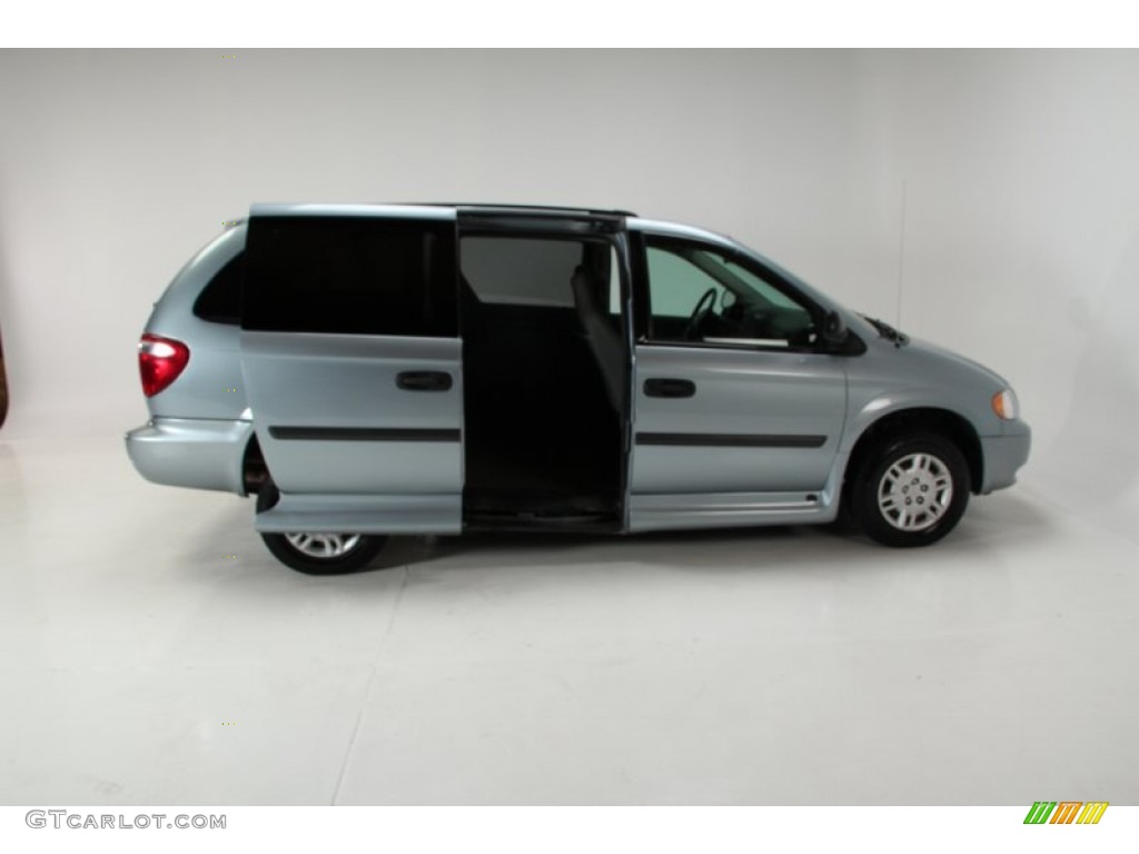2005 Grand Caravan SE - Butane Blue Pearl / Medium Slate Gray photo #8