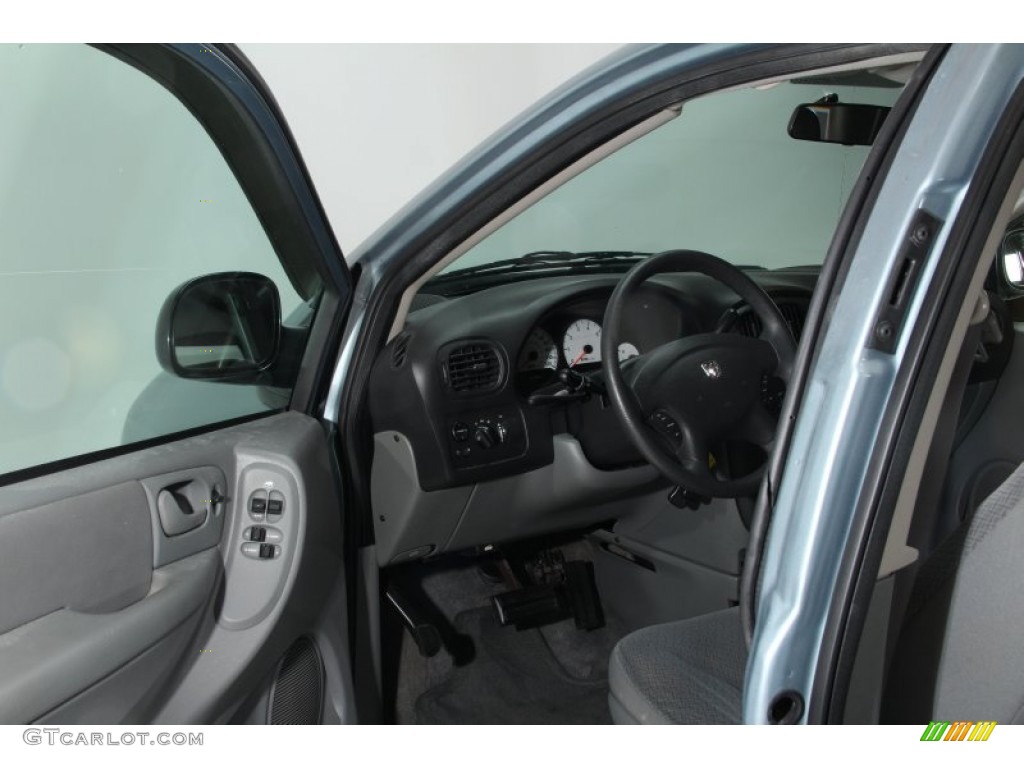 2005 Grand Caravan SE - Butane Blue Pearl / Medium Slate Gray photo #17