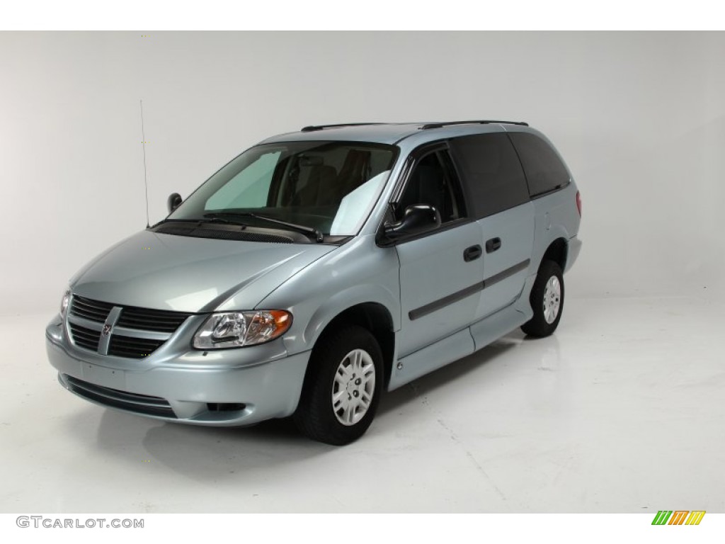 2005 Grand Caravan SE - Butane Blue Pearl / Medium Slate Gray photo #42