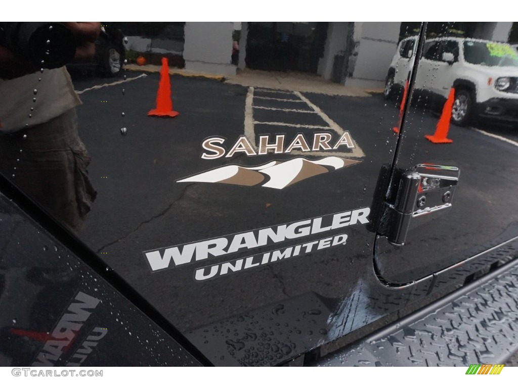 2016 Wrangler Unlimited Sahara 4x4 - Black / Black photo #13
