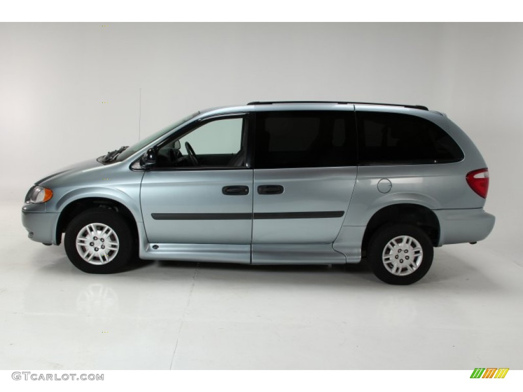 2005 Grand Caravan SE - Butane Blue Pearl / Medium Slate Gray photo #45