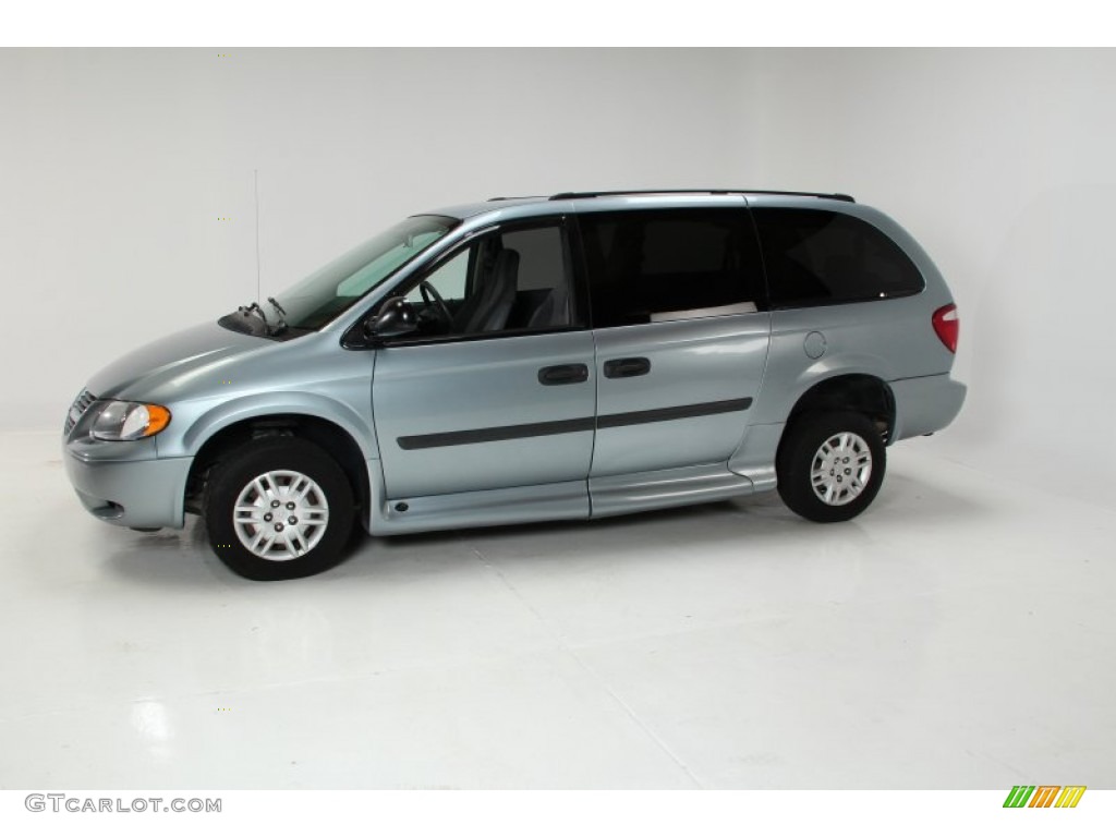 2005 Grand Caravan SE - Butane Blue Pearl / Medium Slate Gray photo #46