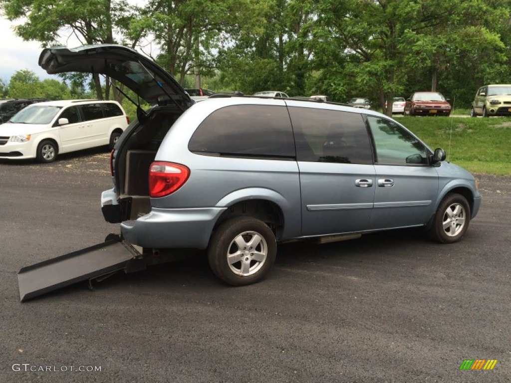 2006 Grand Caravan SXT - Butane Blue Pearl / Medium Slate Gray photo #1