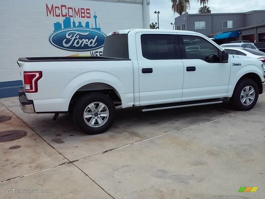 2015 F150 XLT SuperCrew - Oxford White / Medium Earth Gray photo #4