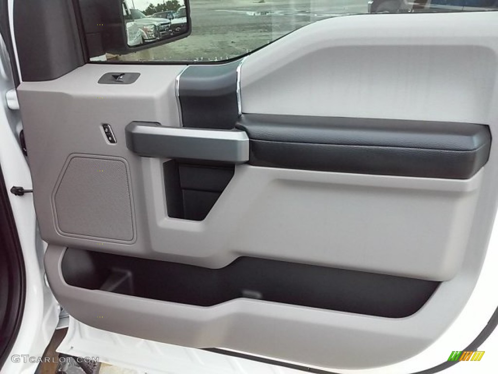 2015 F150 XLT SuperCrew - Oxford White / Medium Earth Gray photo #35