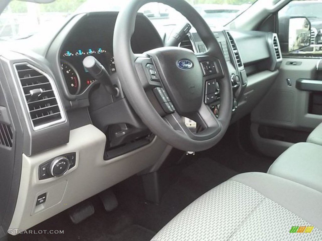 2015 F150 XLT SuperCrew - Oxford White / Medium Earth Gray photo #36