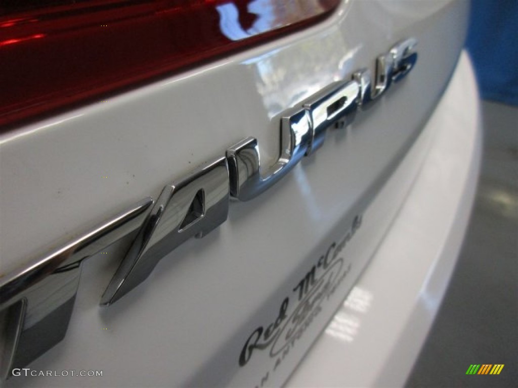 2015 Taurus SE - Oxford White / Dune photo #6