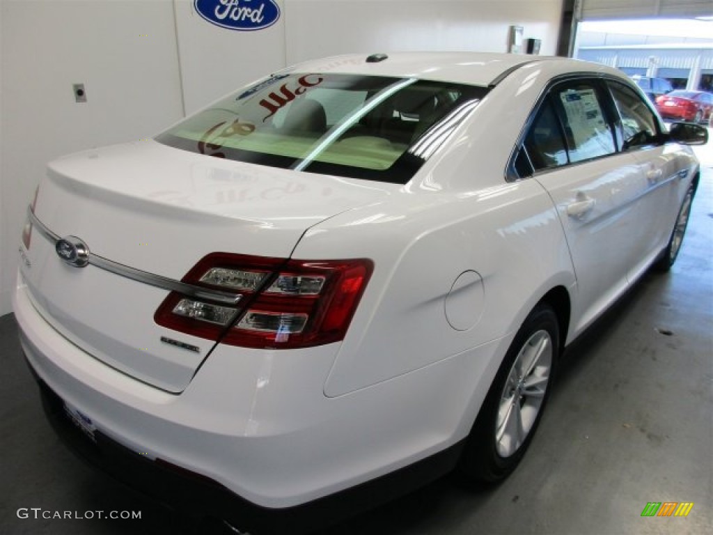 2015 Taurus SE - Oxford White / Dune photo #8