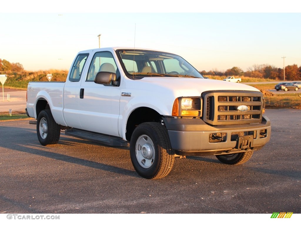 2007 F250 Super Duty XL SuperCab 4x4 - Oxford White Clearcoat / Medium Flint photo #5