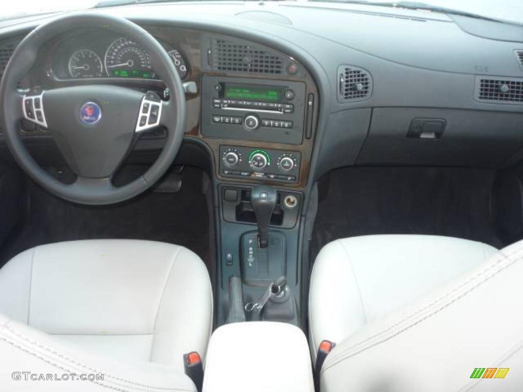 2006 Saab 9-5 2.3T Sedan Parchment Dashboard Photo #10848079