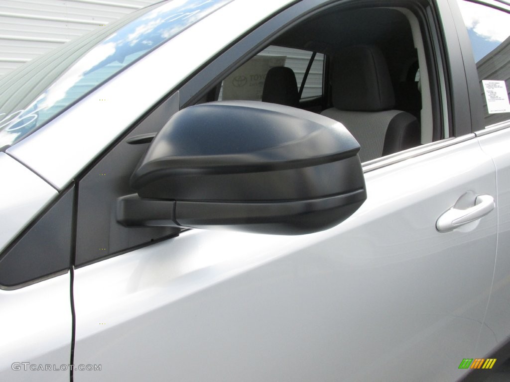 2015 RAV4 LE - Classic Silver Metallic / Ash photo #12