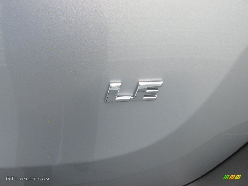 2015 RAV4 LE - Classic Silver Metallic / Ash photo #14