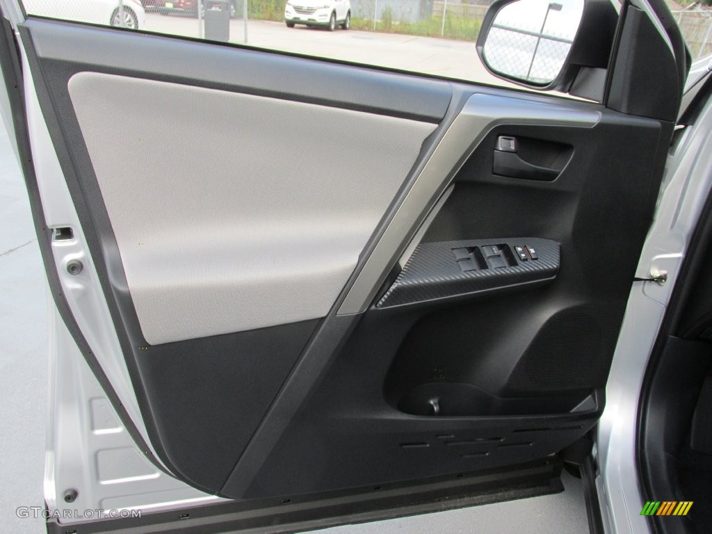 2015 RAV4 LE - Classic Silver Metallic / Ash photo #19