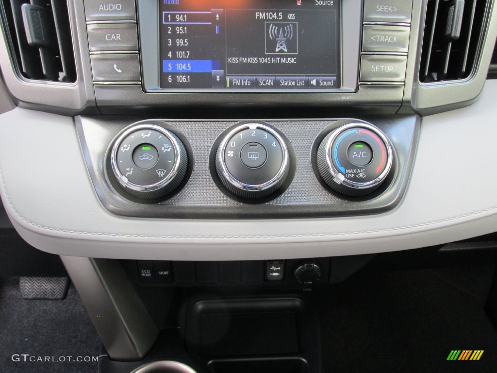 2015 RAV4 LE - Classic Silver Metallic / Ash photo #26