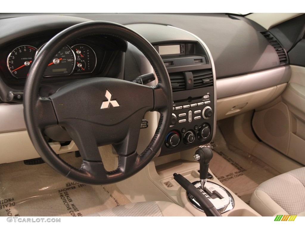 2007 Mitsubishi Galant ES Dashboard Photos