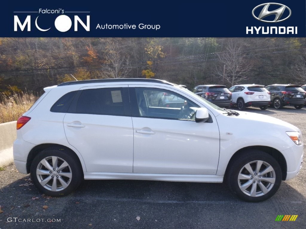 2012 Outlander Sport SE 4WD - Diamond White / Black photo #1