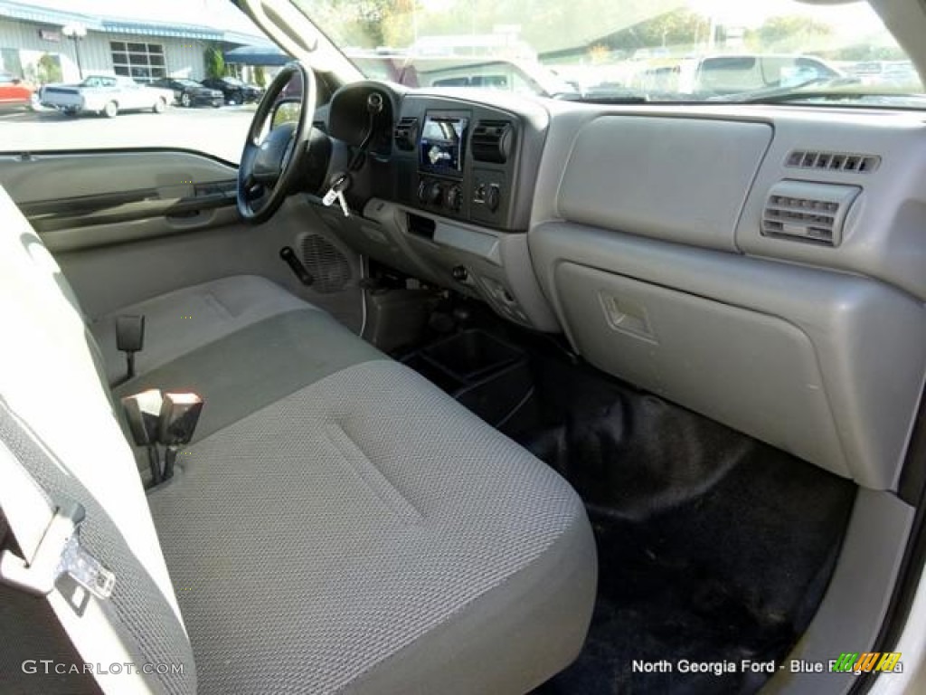 2007 F250 Super Duty XL SuperCab 4x4 - Oxford White Clearcoat / Dark Flint cloth photo #15