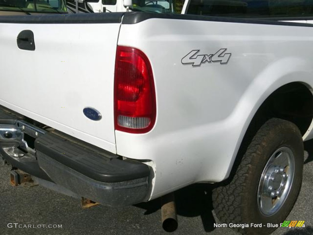 2007 F250 Super Duty XL SuperCab 4x4 - Oxford White Clearcoat / Dark Flint cloth photo #27
