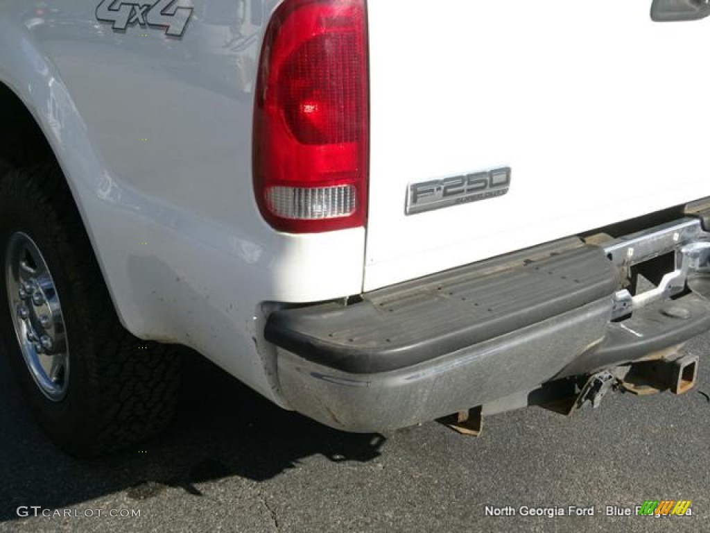 2007 F250 Super Duty XL SuperCab 4x4 - Oxford White Clearcoat / Dark Flint cloth photo #28