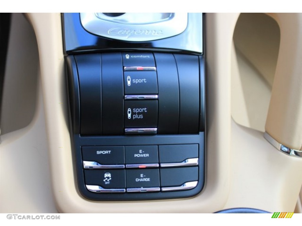 2016 Porsche Cayenne S E-Hybrid Controls Photo #108508625