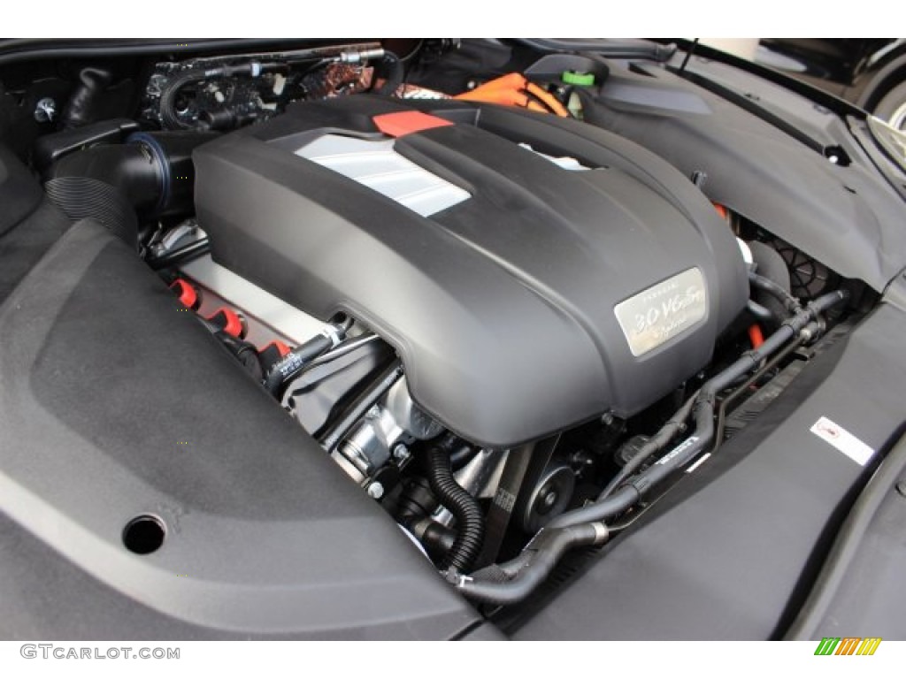2016 Porsche Cayenne S E-Hybrid Engine Photos