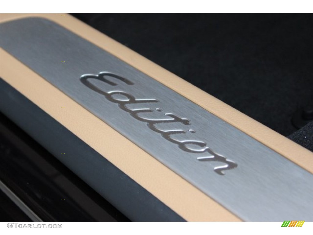 2016 Porsche Panamera Edition Marks and Logos Photos