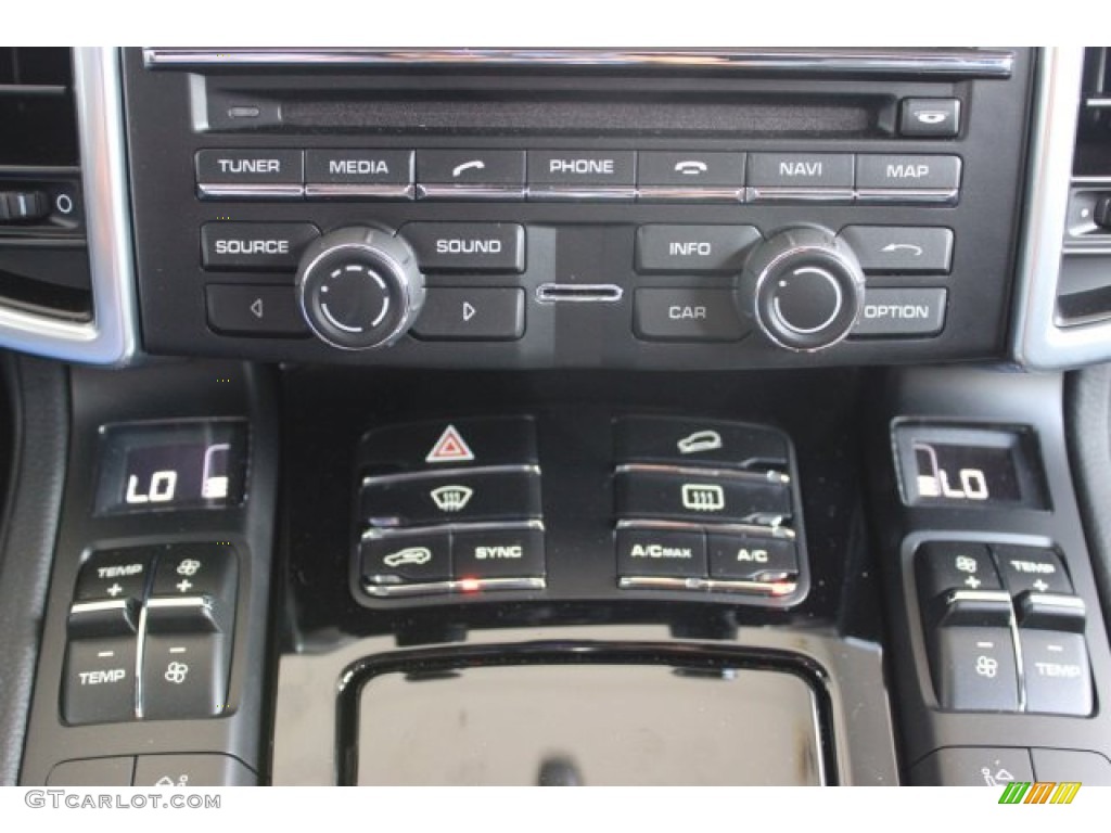 2016 Porsche Cayenne Diesel Controls Photo #108510683