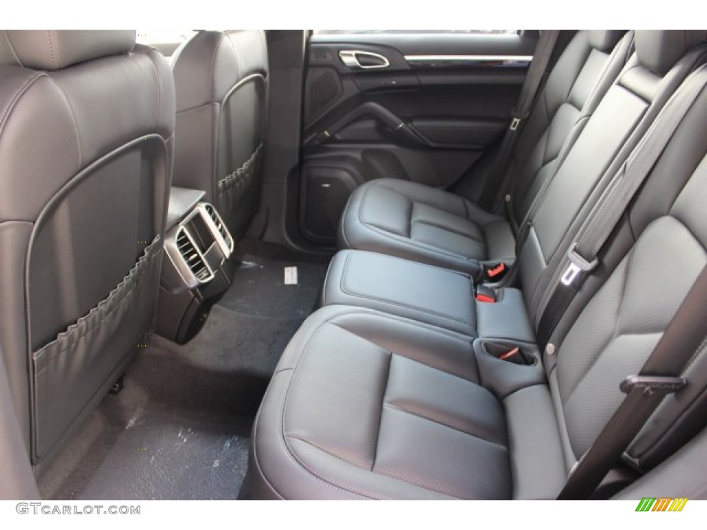 2016 Porsche Cayenne Diesel Rear Seat Photos