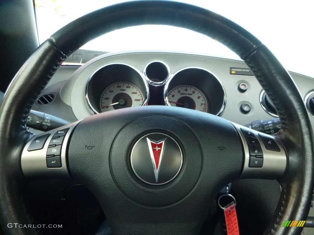 2006 Solstice Roadster - Aggressive Red / Ebony photo #16