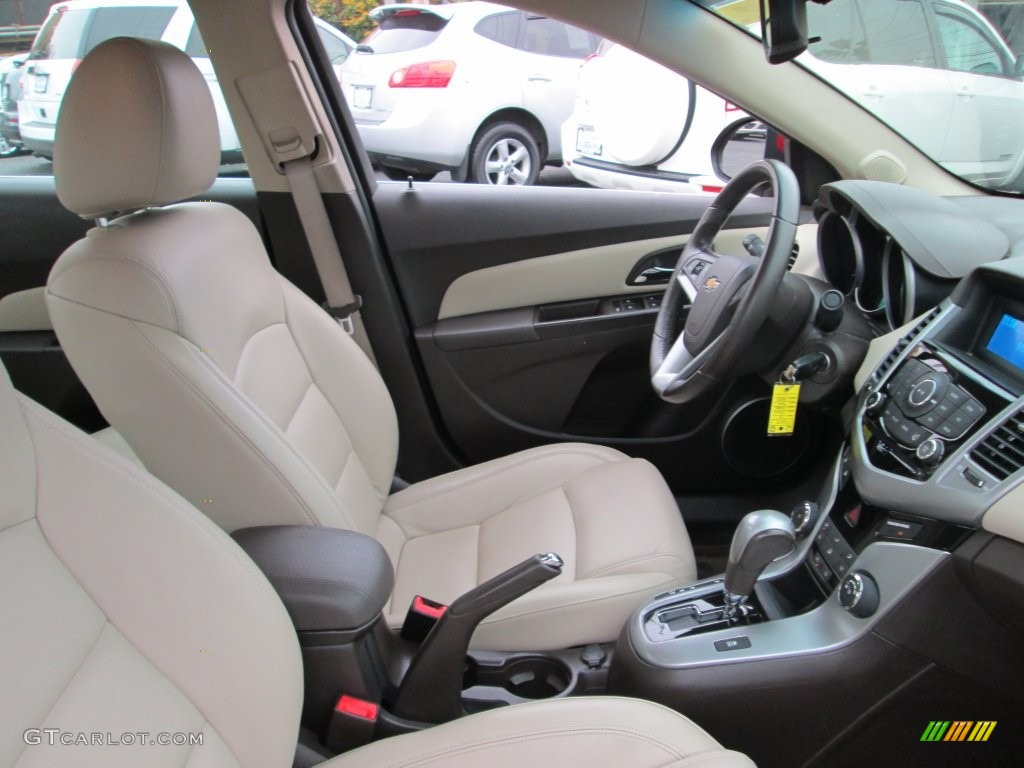 2012 Cruze LT - Crystal Red Metallic / Cocoa/Light Neutral photo #16