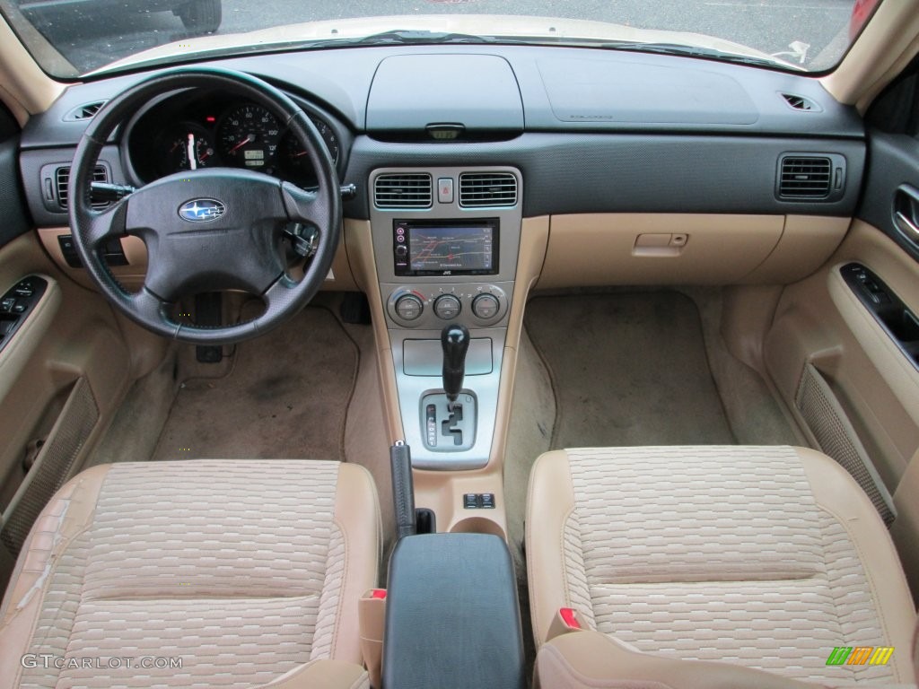 2004 Forester 2.5 XS - Sierra Gold Metallic / Beige photo #23