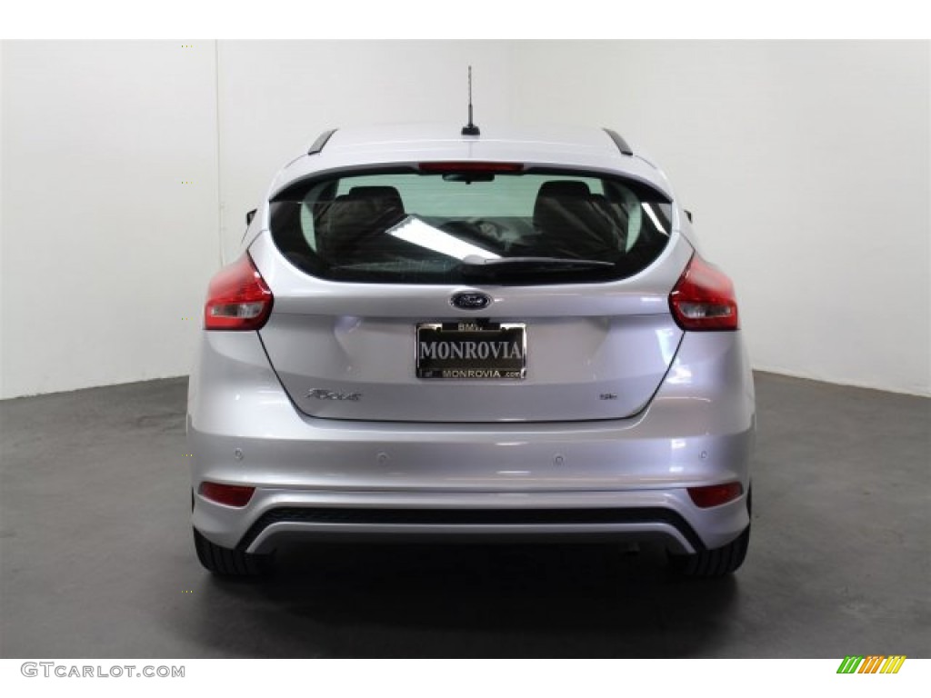 2015 Focus SE Hatchback - Ingot Silver Metallic / Charcoal Black photo #8