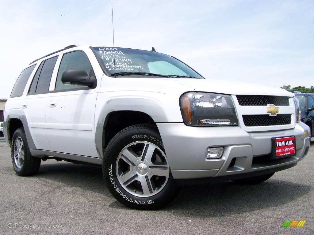 2007 TrailBlazer LT 4x4 - Summit White / Light Gray photo #1