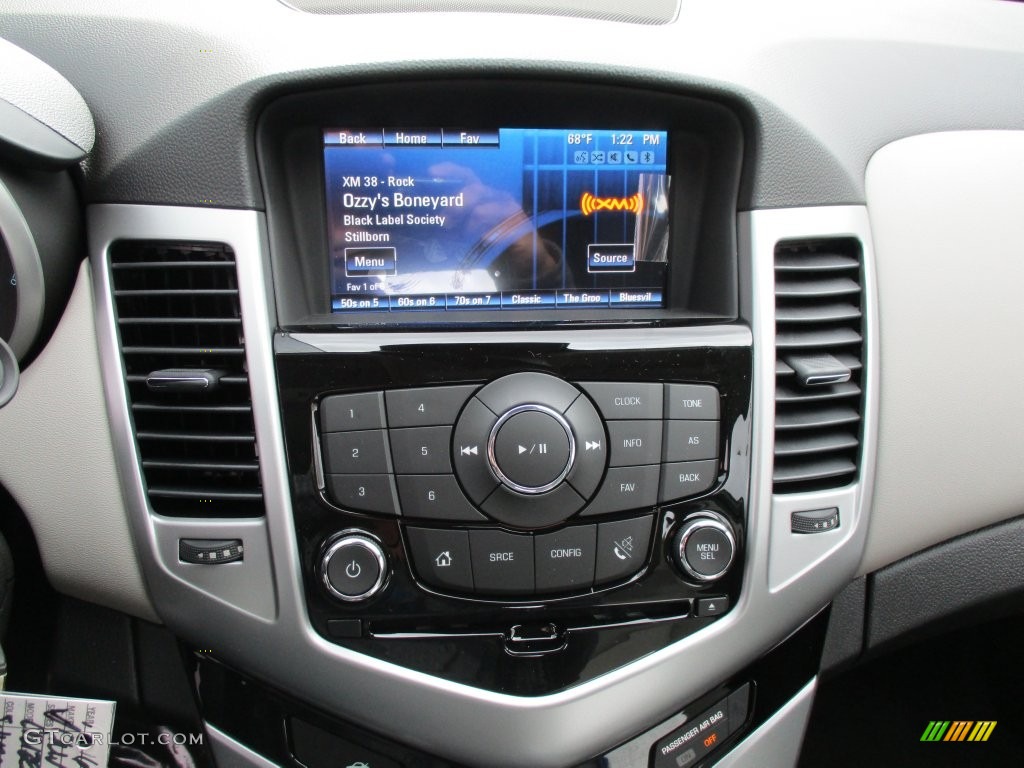 2016 Cruze Limited LT - Silver Ice Metallic / Medium Titanium photo #15