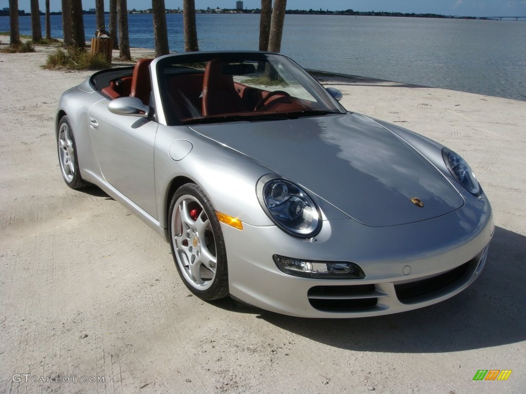 Arctic Silver Metallic Porsche 911