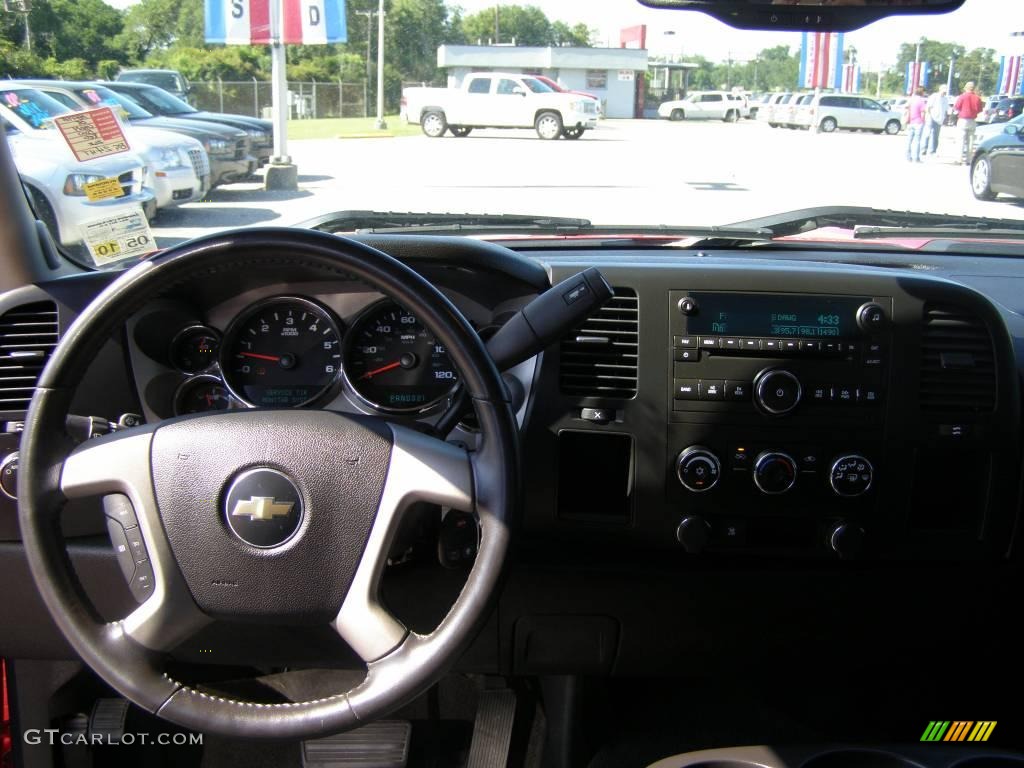 2008 Silverado 1500 LT Crew Cab - Victory Red / Ebony photo #11