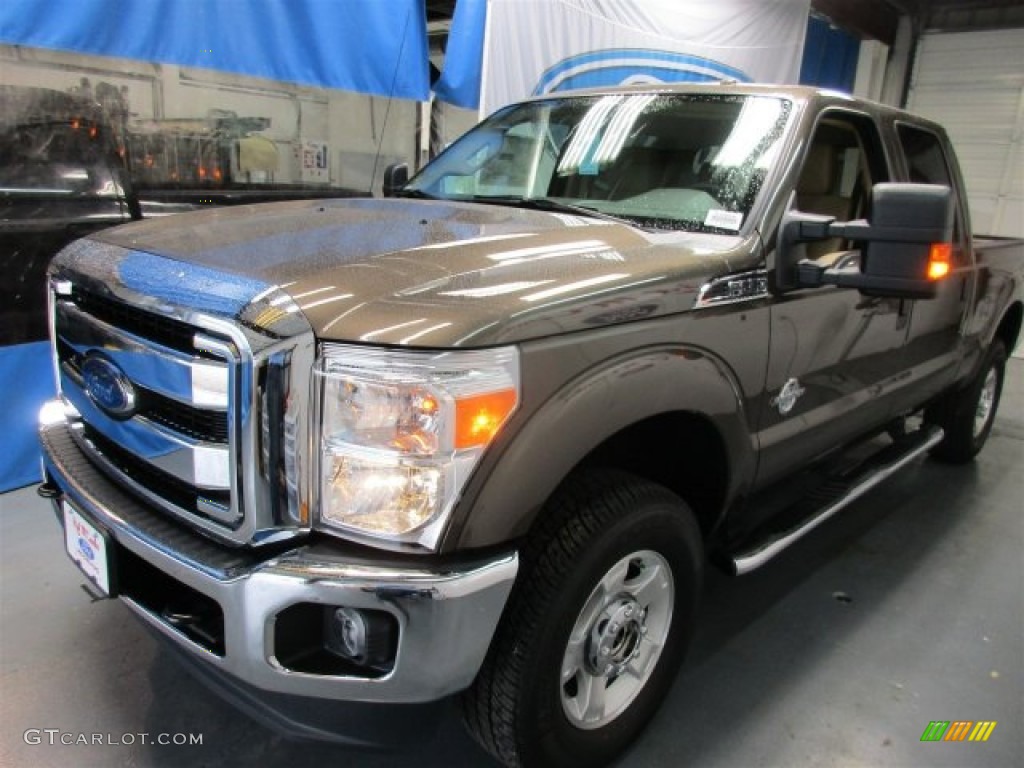 2016 F250 Super Duty XLT Crew Cab 4x4 - Caribou Metallic / Adobe photo #3