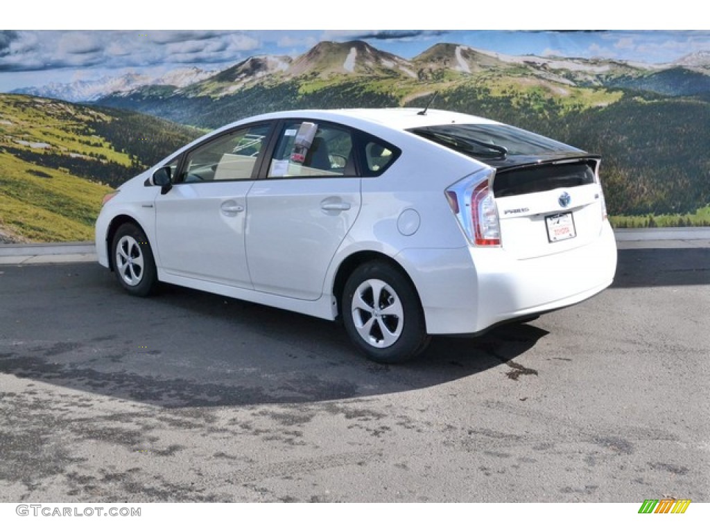 2015 Prius Two Hybrid - Blizzard Pearl / Bisque photo #3